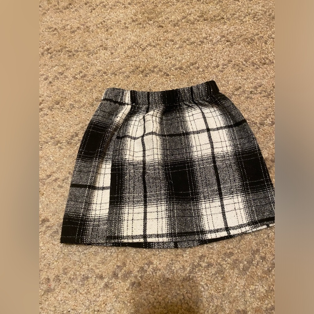 BLACK & WHITE SKIRT 🖤🤍
